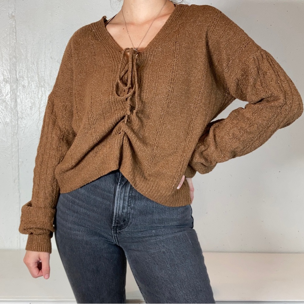 Cropped Tie Front Knit V Neck Lightweight Sweater - Picture 4 of 9